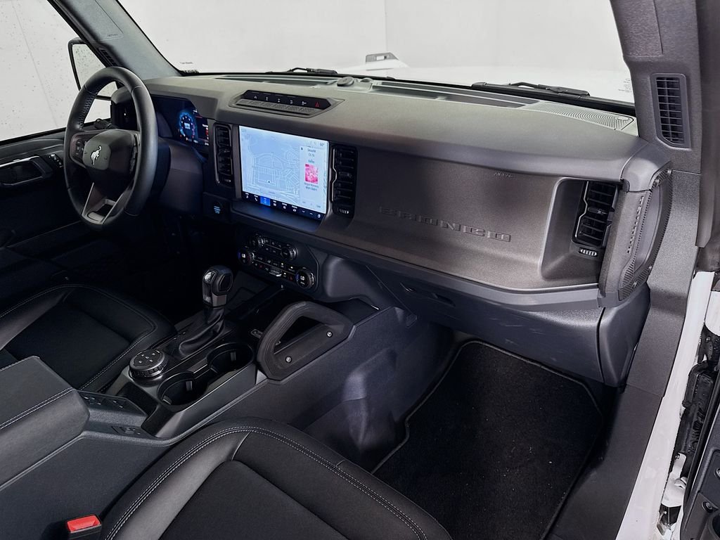 Used 2025 Oxford White Ford Badlands image 29