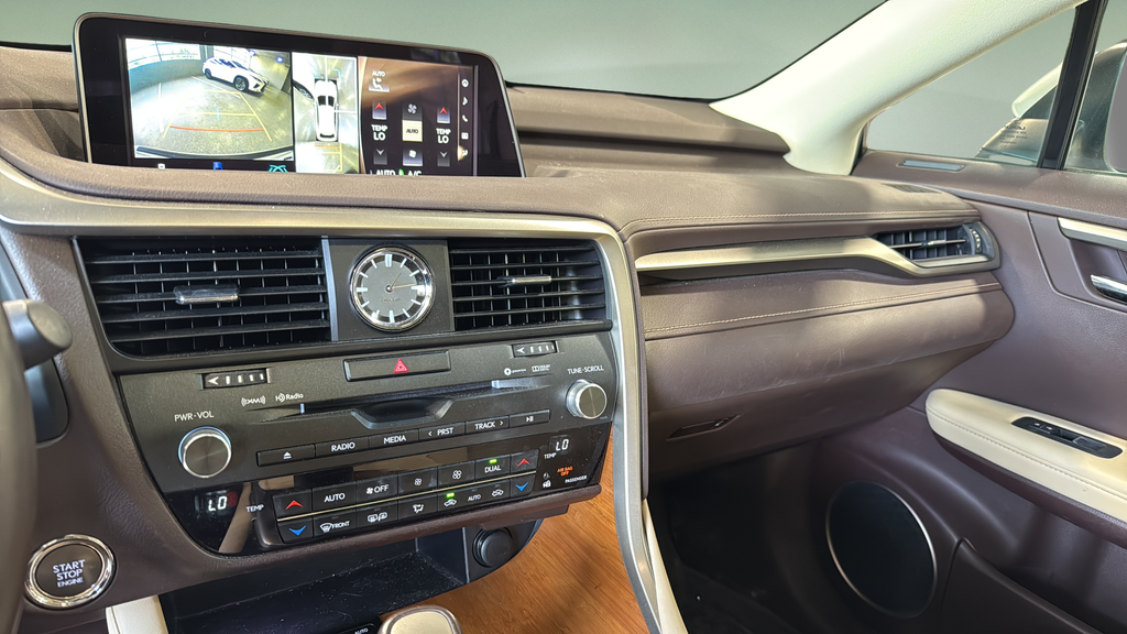 Used 2019 White Lexus 350 image 31