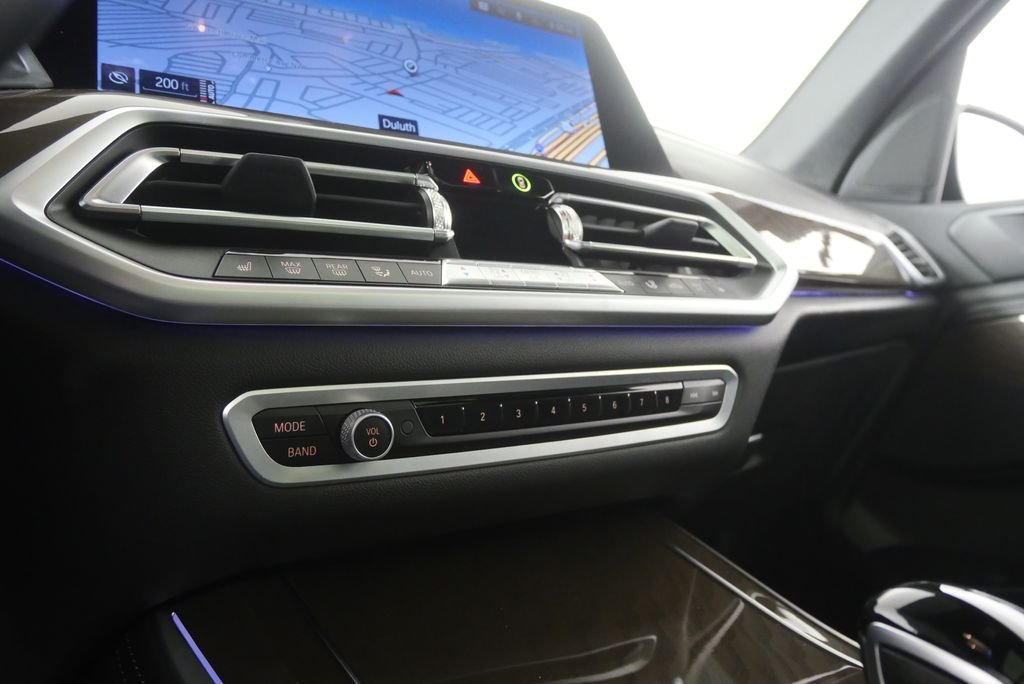 Used 2023 Jet Black BMW sDrive40i image 23