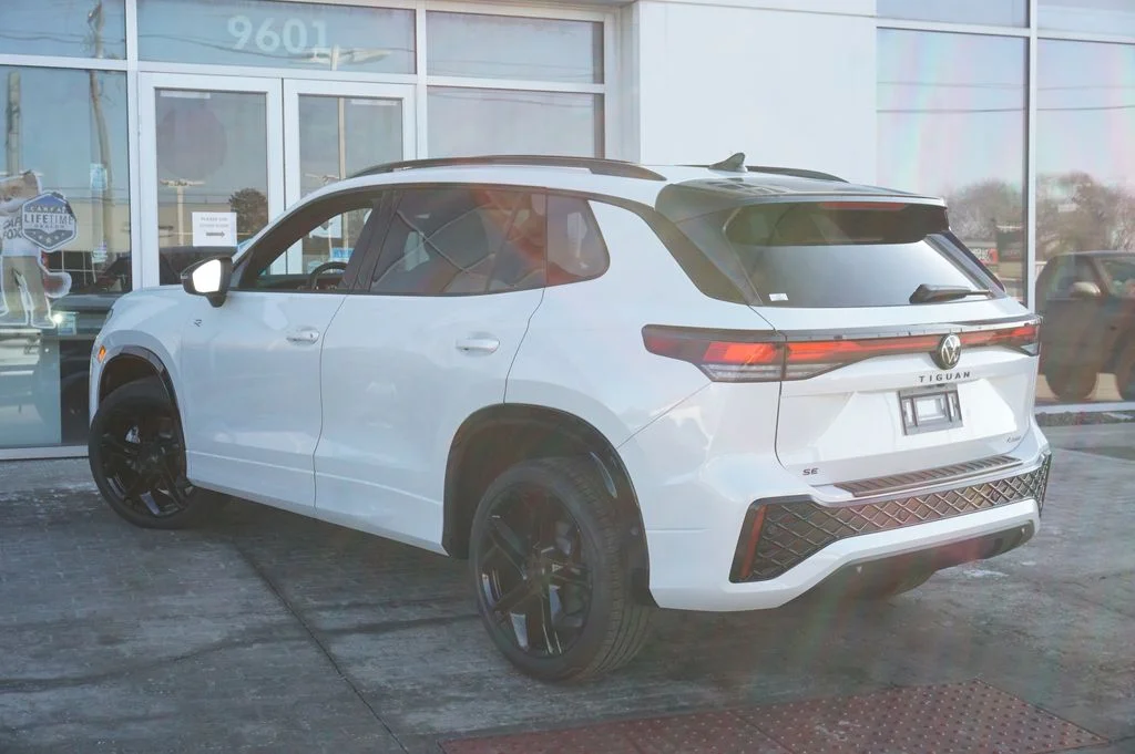 New 2026 White/off-white Volkswagen 2.0T SE R-Line Black image 8