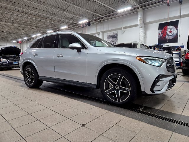 2025 Mercedes-Benz GLC