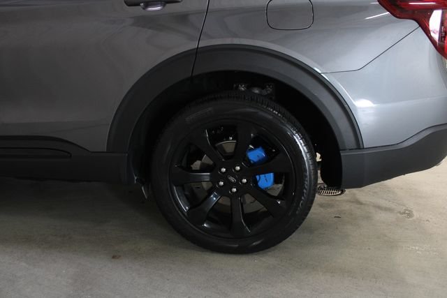 Used 2023 Gray Ford ST-Line image 32