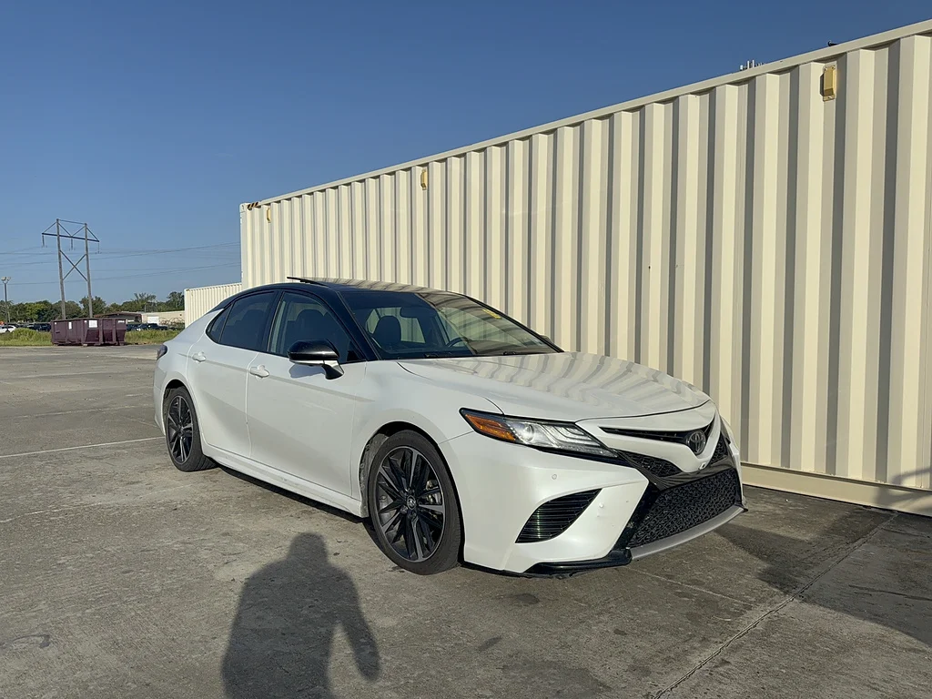 Used 2019 Wind Chill Pearl w/Midnight Black Metallic Roof Toyota XSE V6 image 1