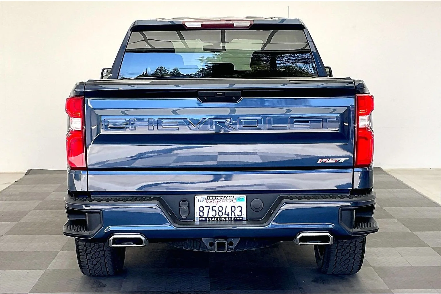 Used 2021 Northsky Blue Metallic Chevrolet RST image 3