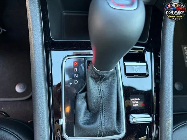 New 2026 Red Hot Pearlcoat Jeep Latitude image 20