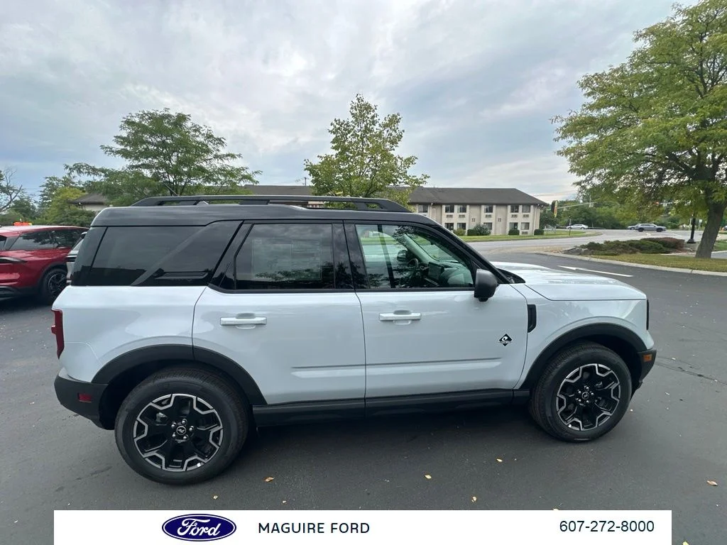 New 2026 Space White Metallic Ford Outer Banks® image 3