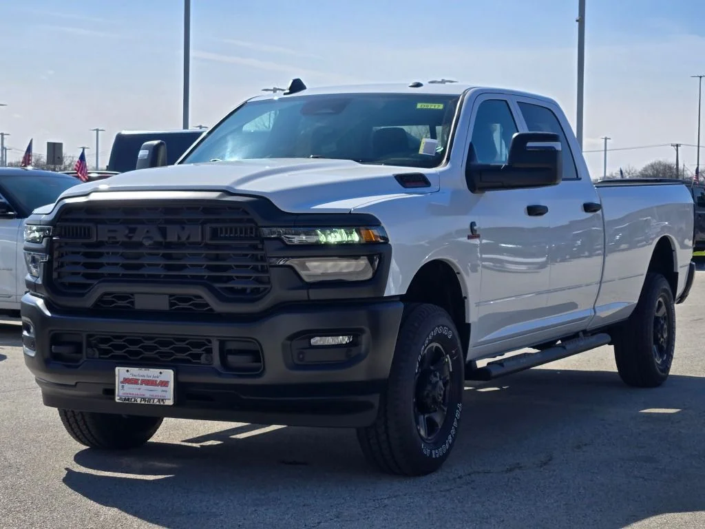 New 2026 Bright White Clear-Coat Exterior Paint RAM Tradesman image 4