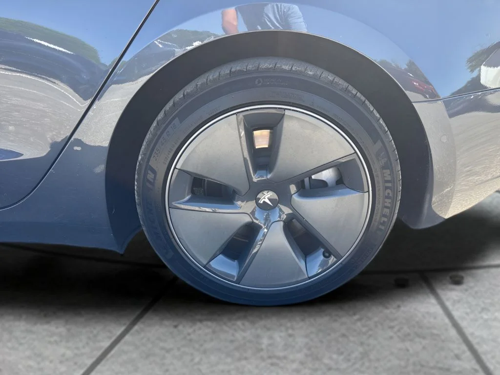 Used 2021  Tesla Long Range image 37