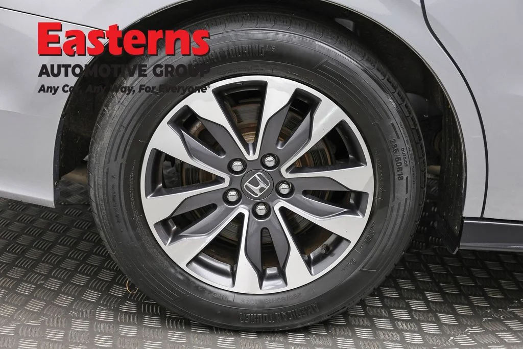 Used 2023 Silver Honda EX-L image 27