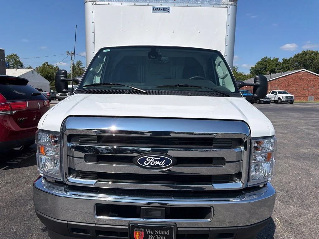 New 2027 Oxford White Ford E-350 SRW image 8