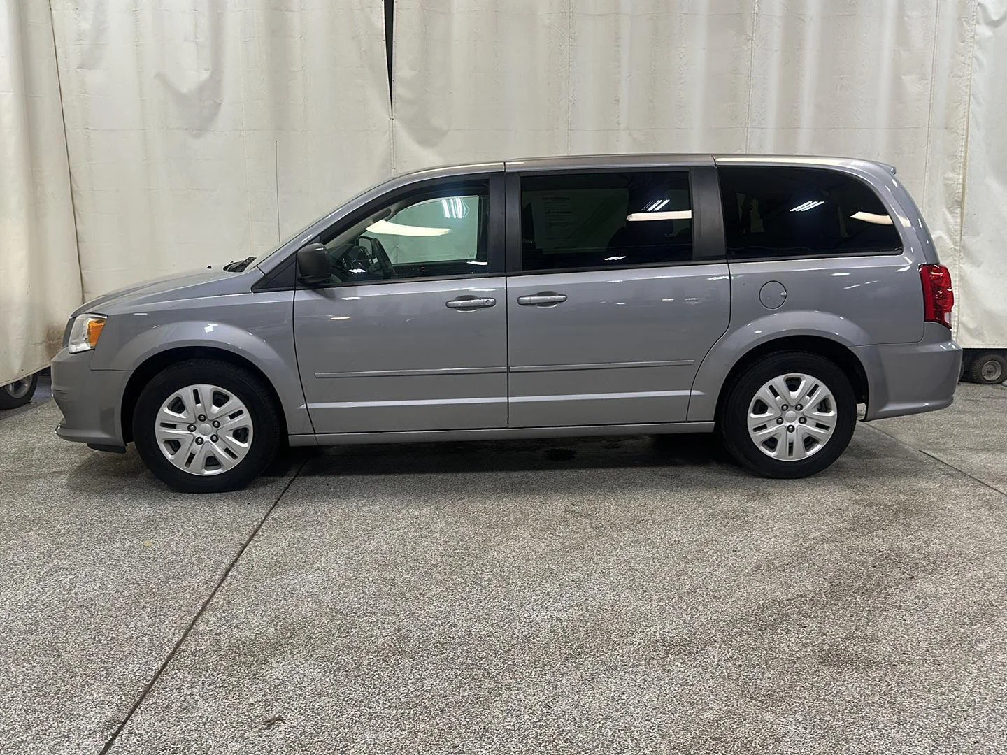Certified 2016 Dodge Grand Caravan SE with VIN 2C4RDGBG2GR340717 for sale in Waconia, Minnesota