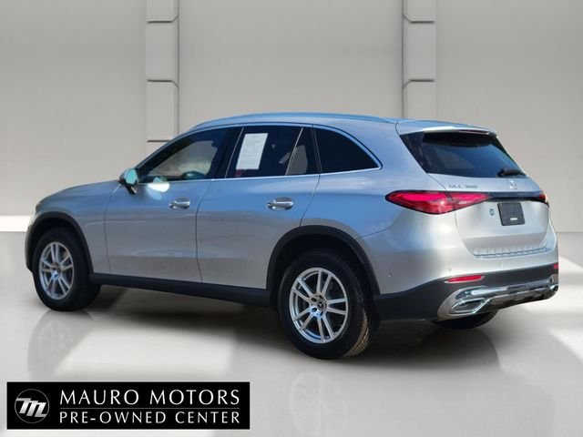 Used 2023 Silver Mercedes-Benz GLC 300 image 4
