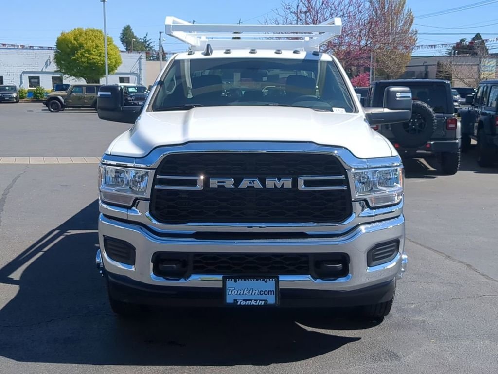 2024 RAM 3500 Chassis Tradesman - Photo 8