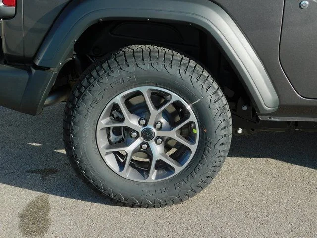 New 2026 Granite Crystal Metallic Clear-Coat Exterior Paint Jeep Sport S image 24