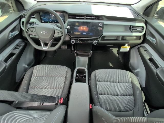 New 2027 Summit White Chevrolet LT image 5