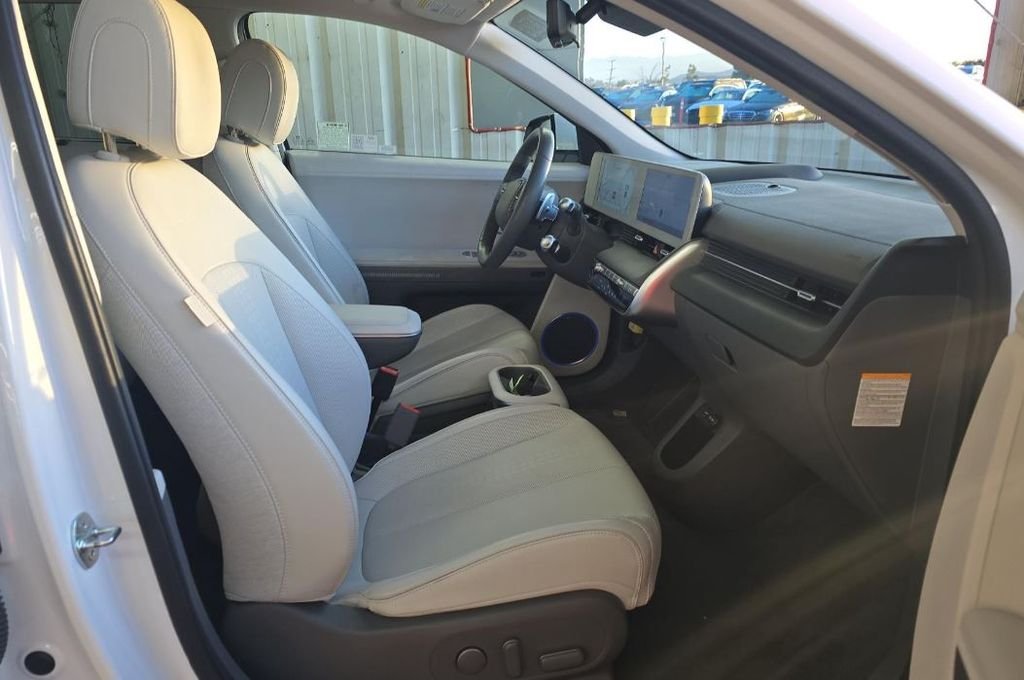Used 2024 White Hyundai Limited image 8