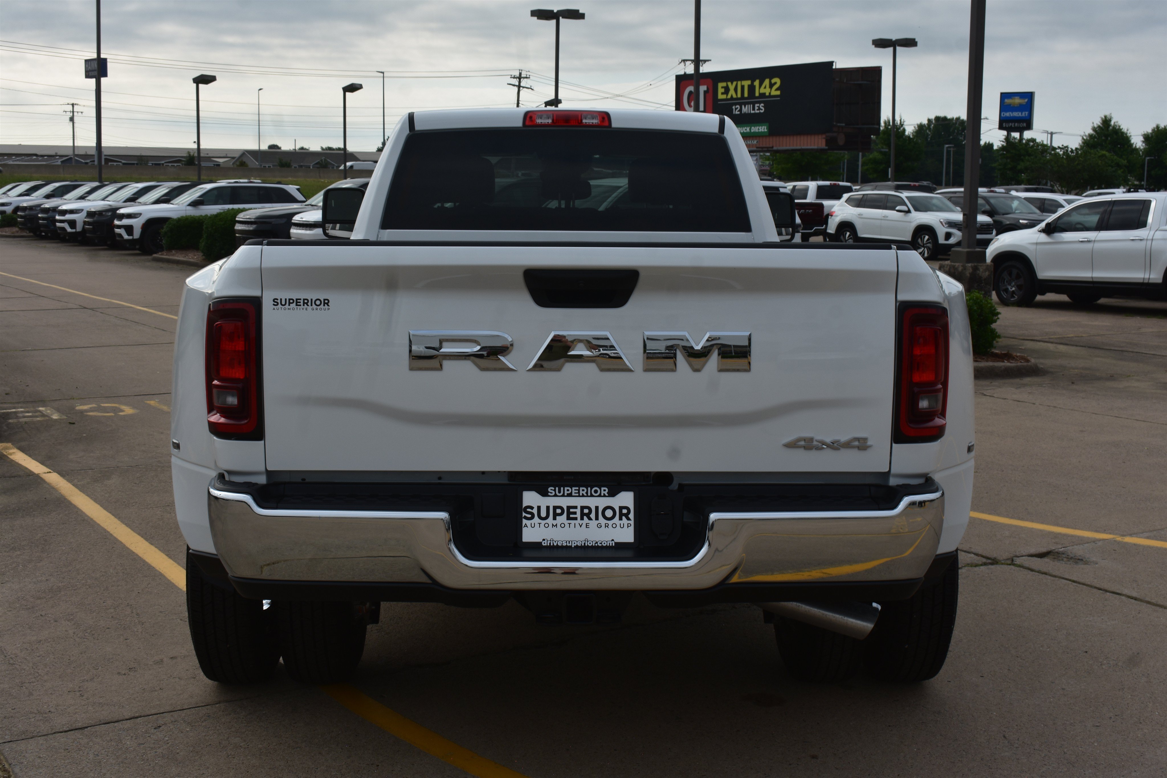 New 2026 Bright White Clear-Coat Exterior Paint RAM Tradesman image 6