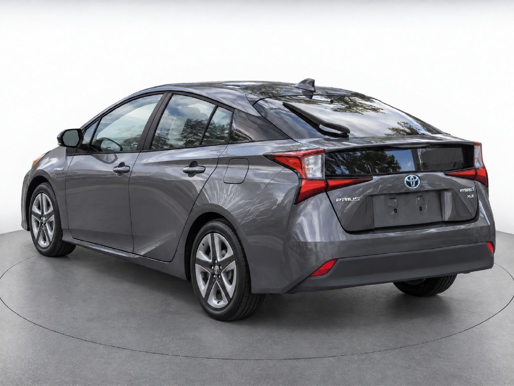 Used 2022 Gray Toyota XLE image 3