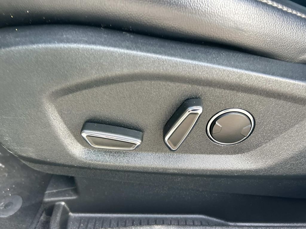 Used 2016 Ingot Silver Ford SEL image 30