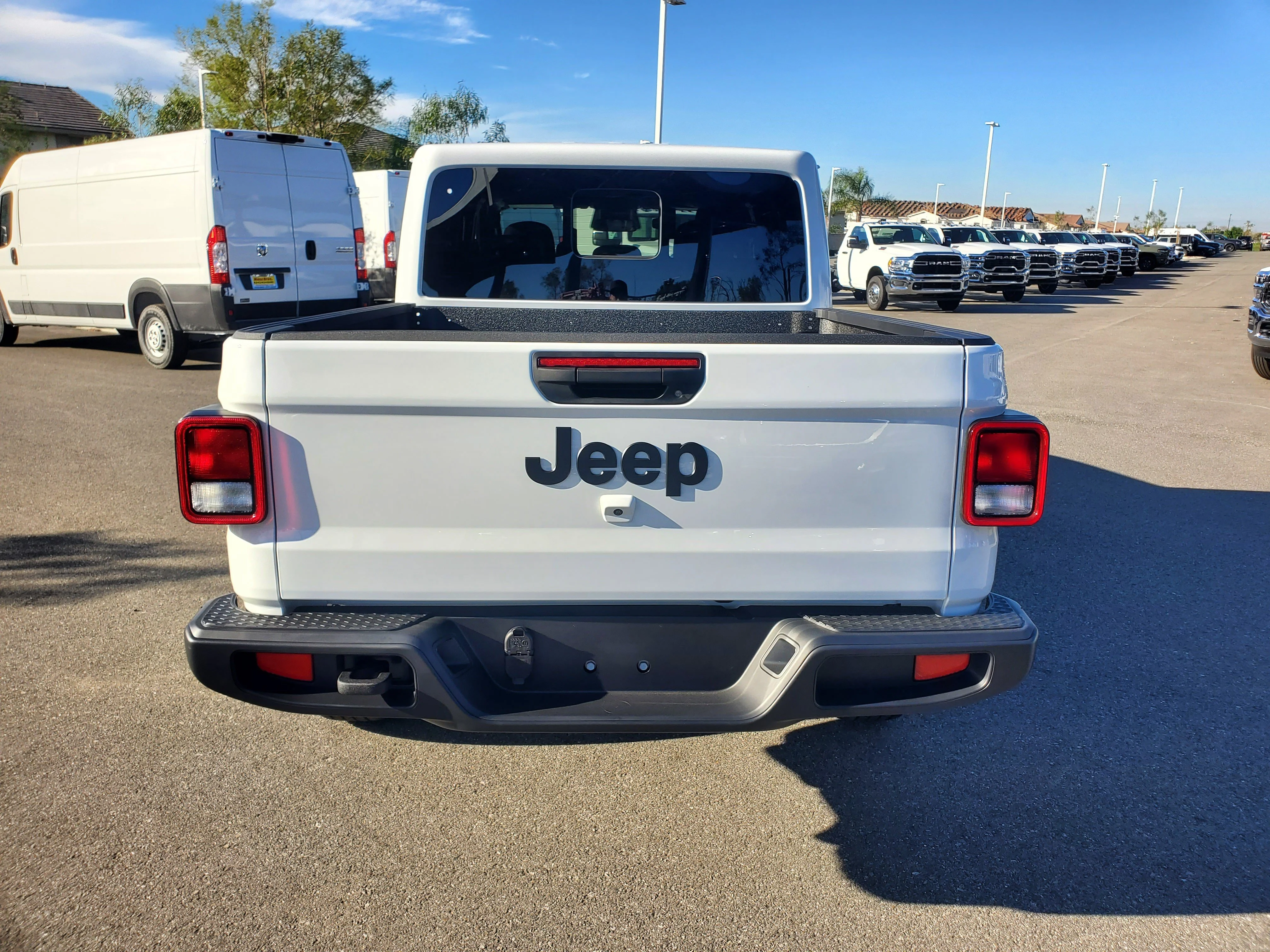 New 2026 Bright White Clear-Coat Exterior Paint Jeep Sport S image 4