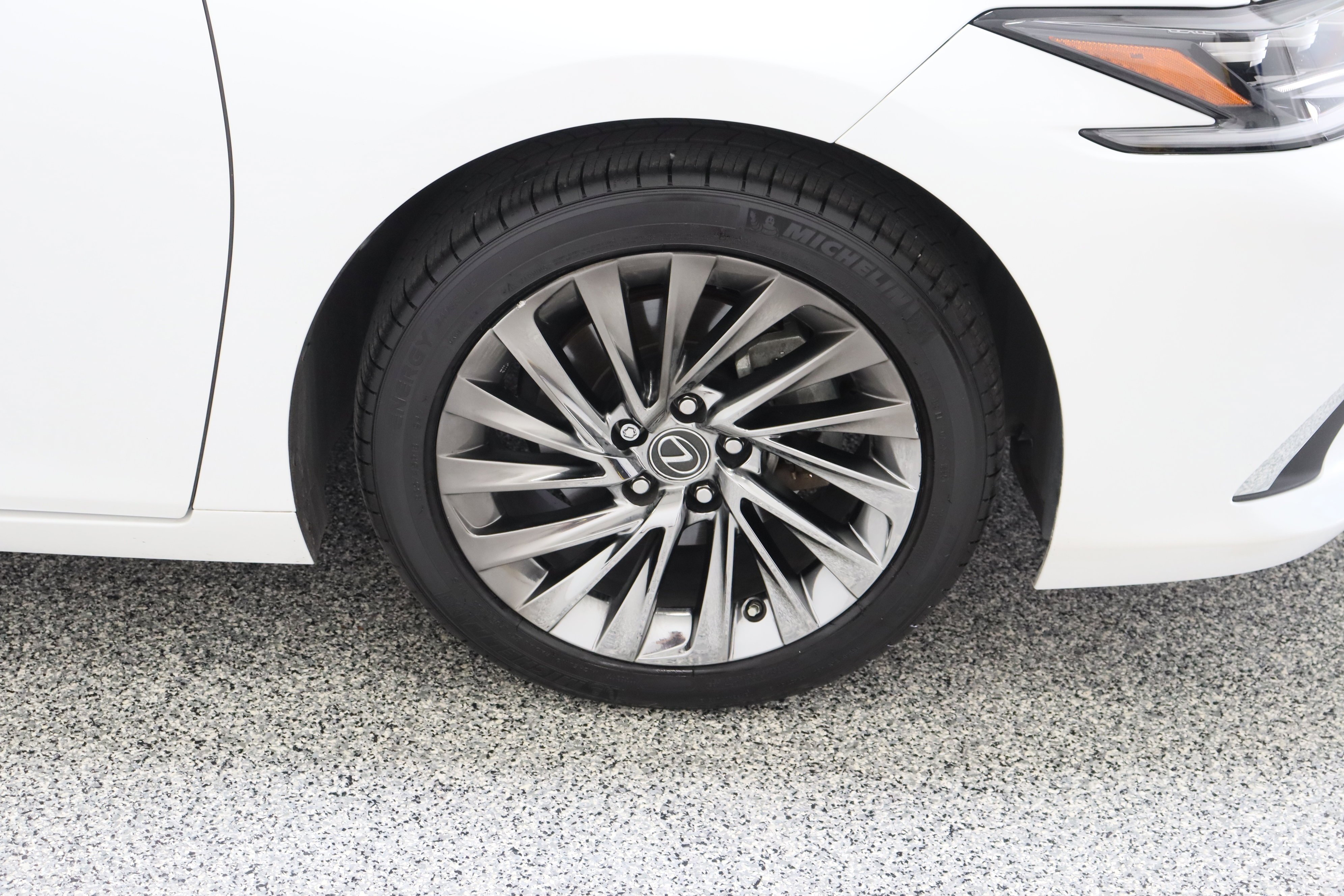 Used 2025 Eminent White Pearl Lexus ES 350 Ultra Luxury 3.5L image 5