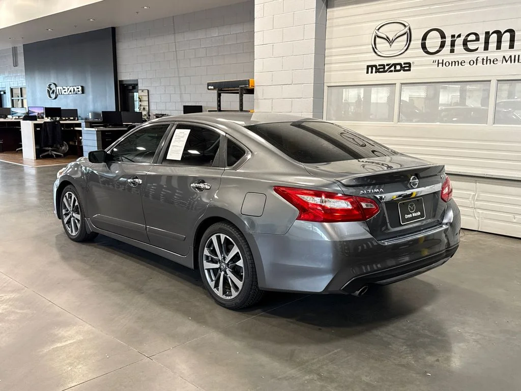 Used 2016 Gray Nissan 2.5 SR image 21