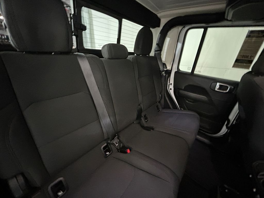 Used 2023 White/off-white Jeep Overland image 17