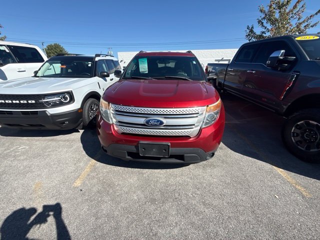 Used 2013 Red Ford XLT image 2