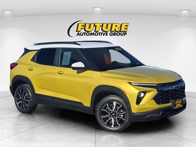 Used 2024 Yellow Chevrolet ACTIV image 1