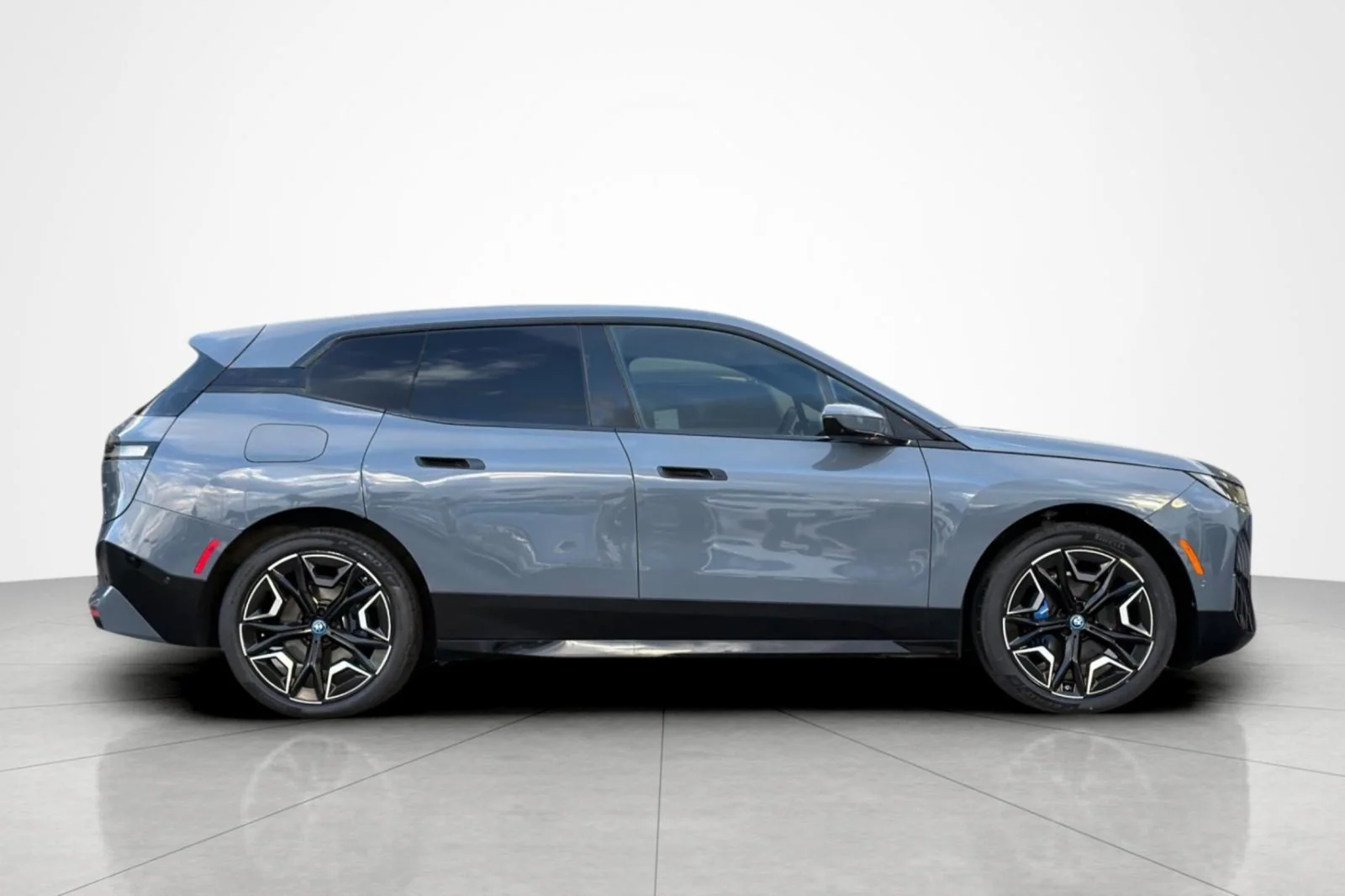 Used 2024 Storm Bay Metallic BMW xDrive50 image 6