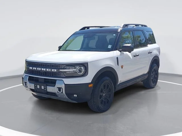 Used 2025 White Ford Badlands image 7