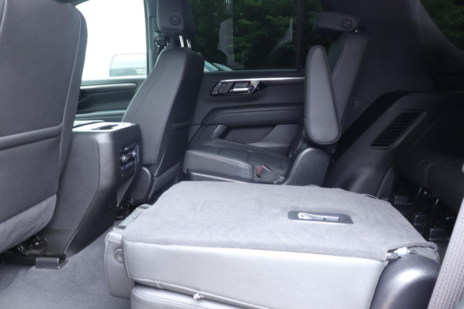 Used 2025 Black Chevrolet Z71 image 15