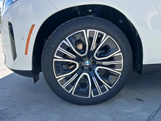 New 2026 Alpine White BMW 30 xDrive image 29