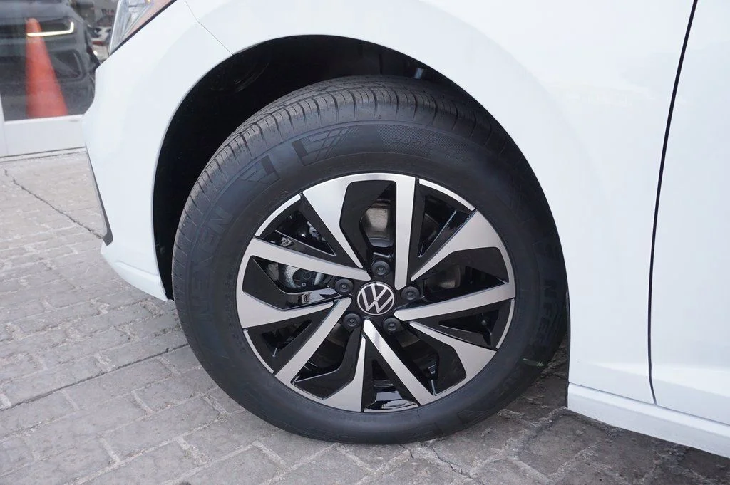 New 2026 White Volkswagen 1.5T S image 25