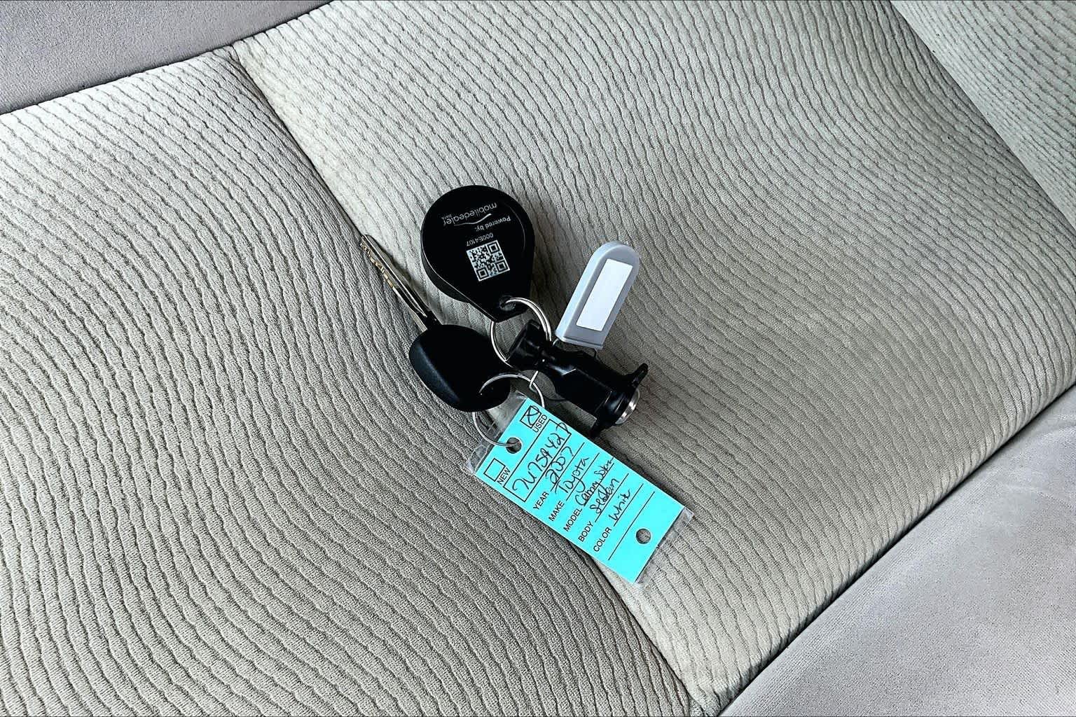 Used 2007 Blizzard Pearl Toyota SE image 14