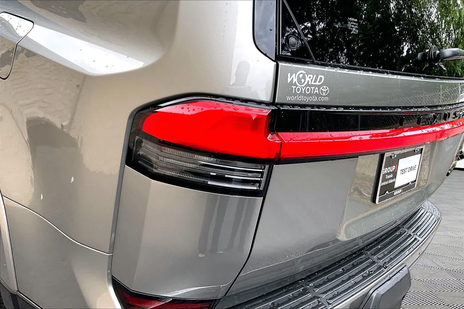 Used 2025 Atomic Silver Lexus Premium+ image 29