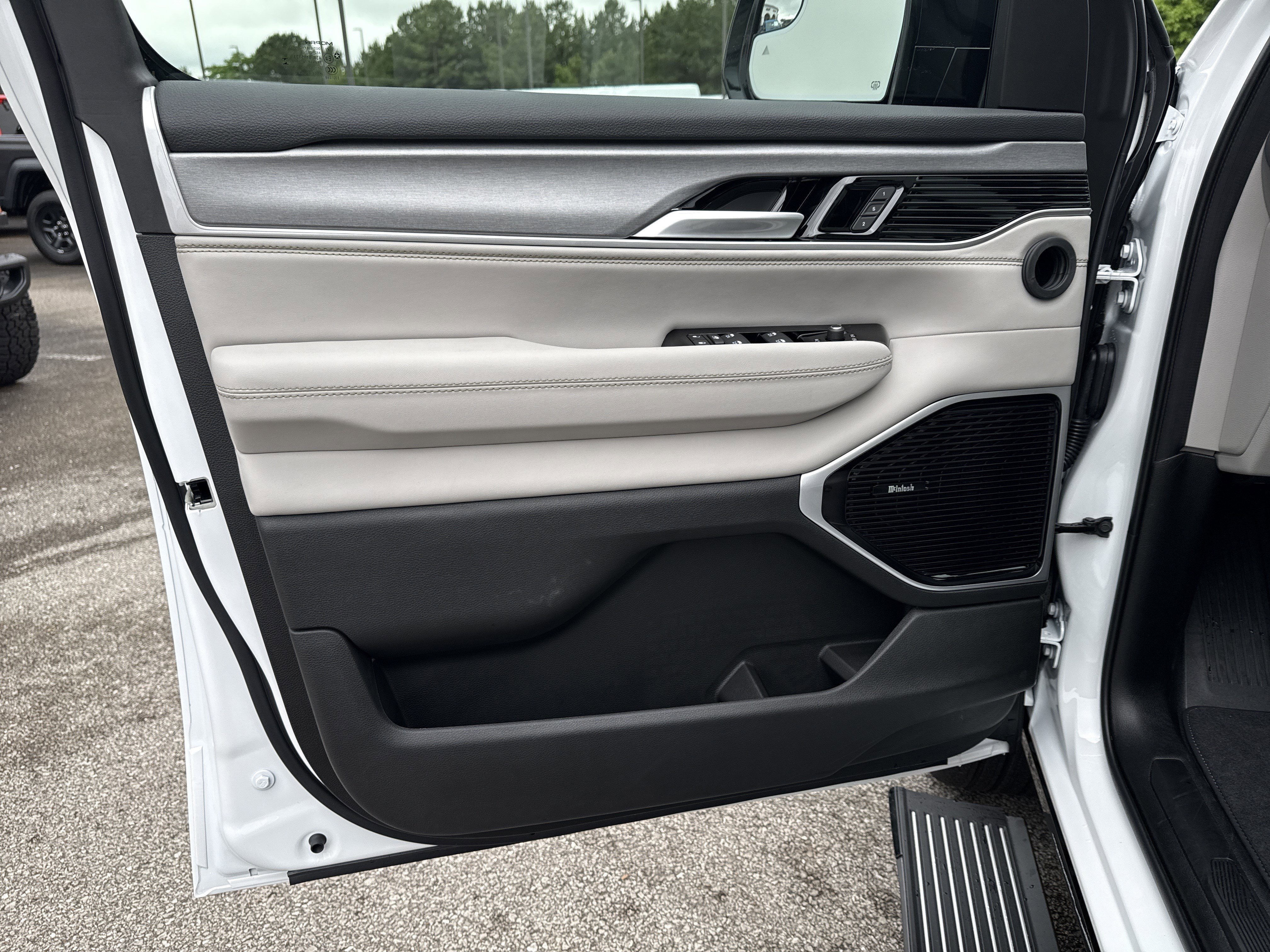 New 2026 Bright White Clearcoat Jeep Limited Reserve image 11