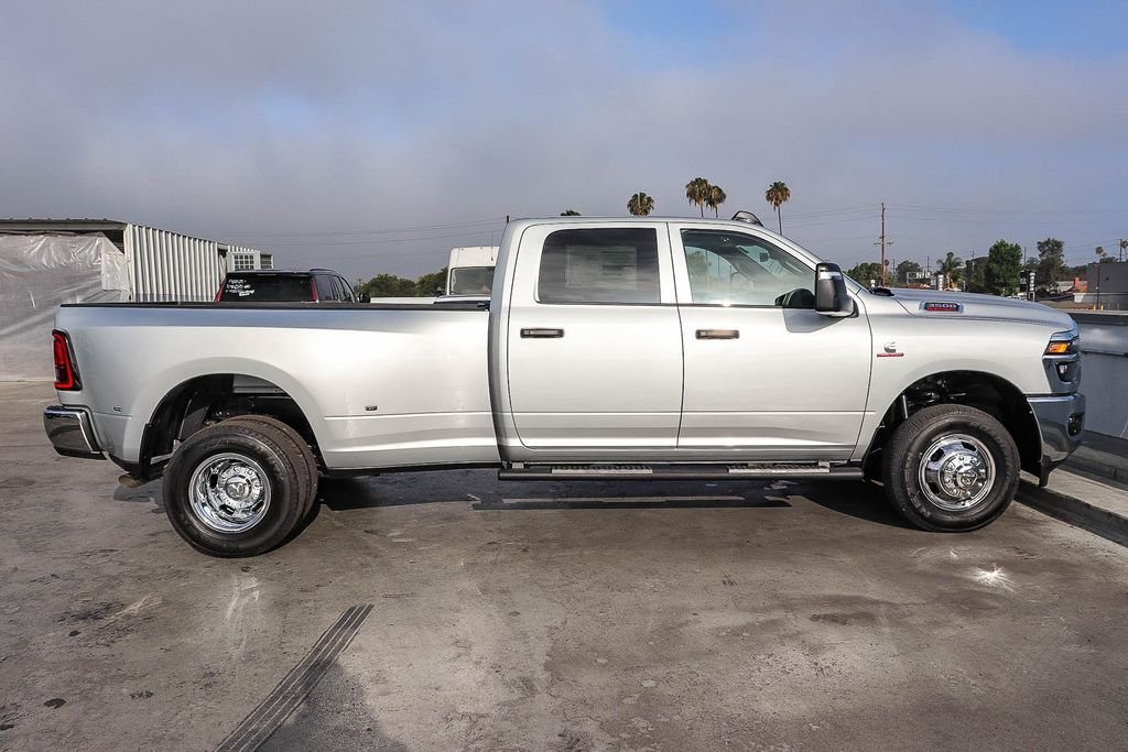New 2026 Silver Ram Tradesman image 13
