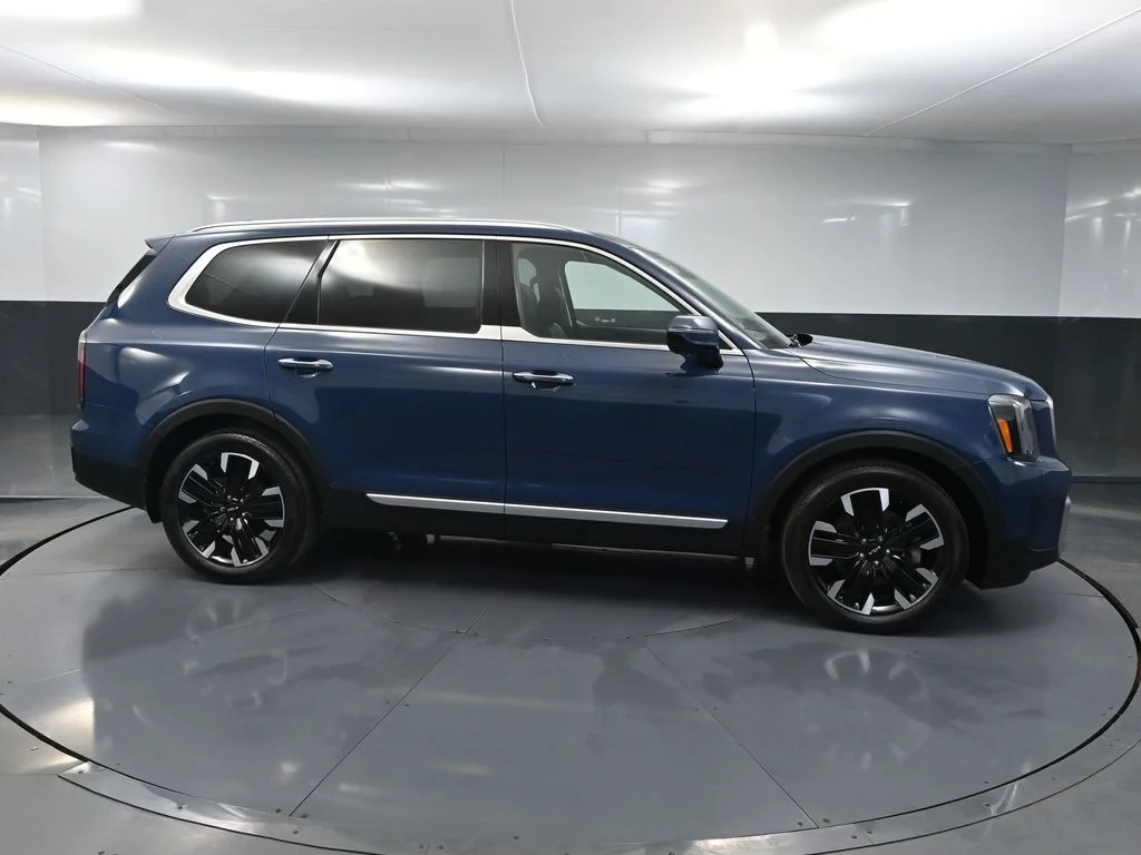 Used 2023 Blue Kia SX-Prestige image 2