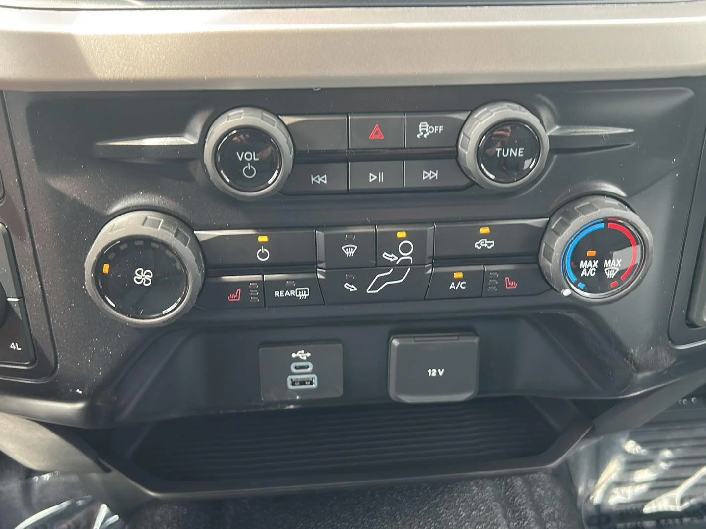 New 2026 Oxford White Ford F-350® XLT image 18
