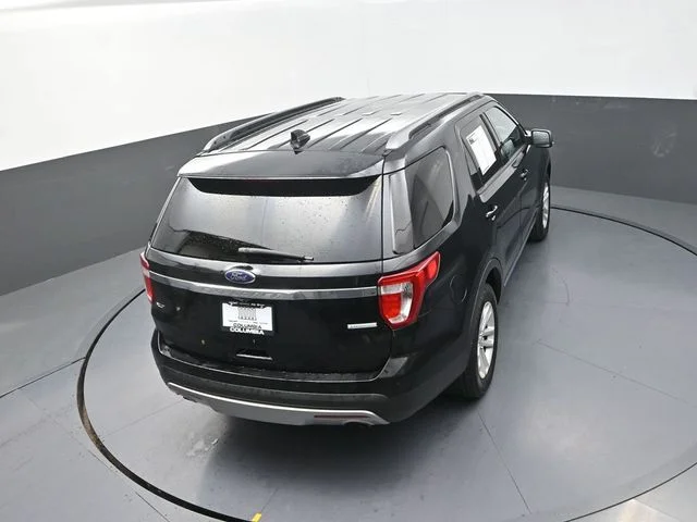 Used 2017 Black Ford XLT image 18