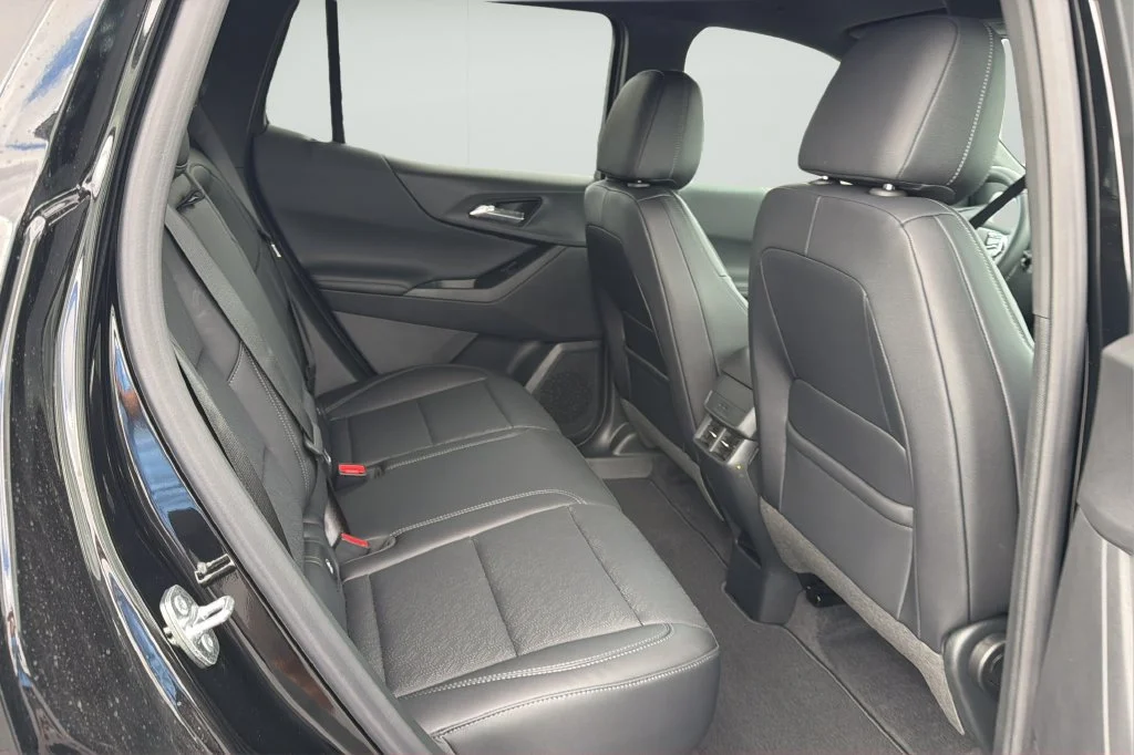 New 2027 Mosaic Black Metallic Chevrolet LT image 13