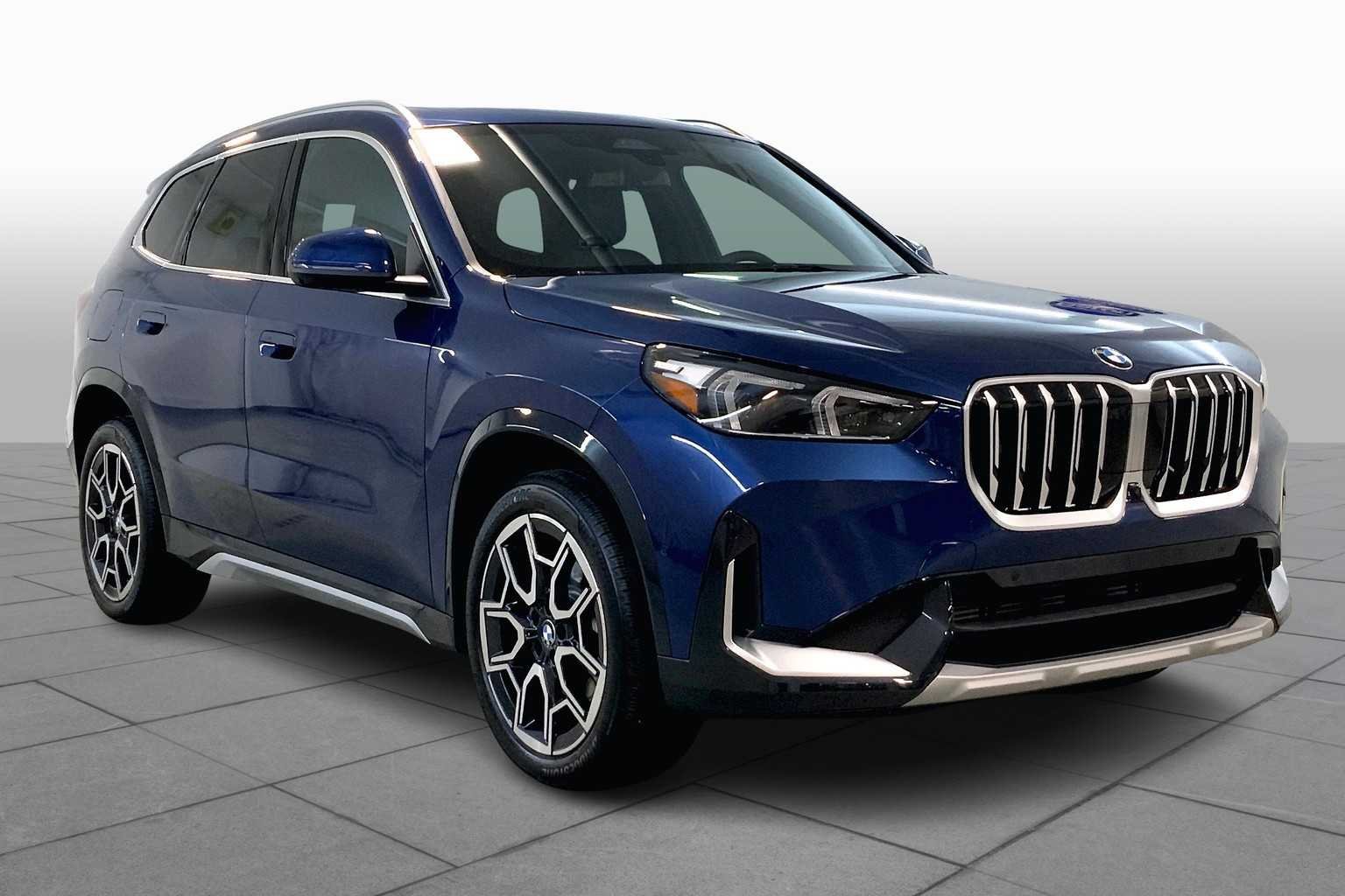 Used 2025 Phytonic Blue Metallic BMW xDrive28i image 2