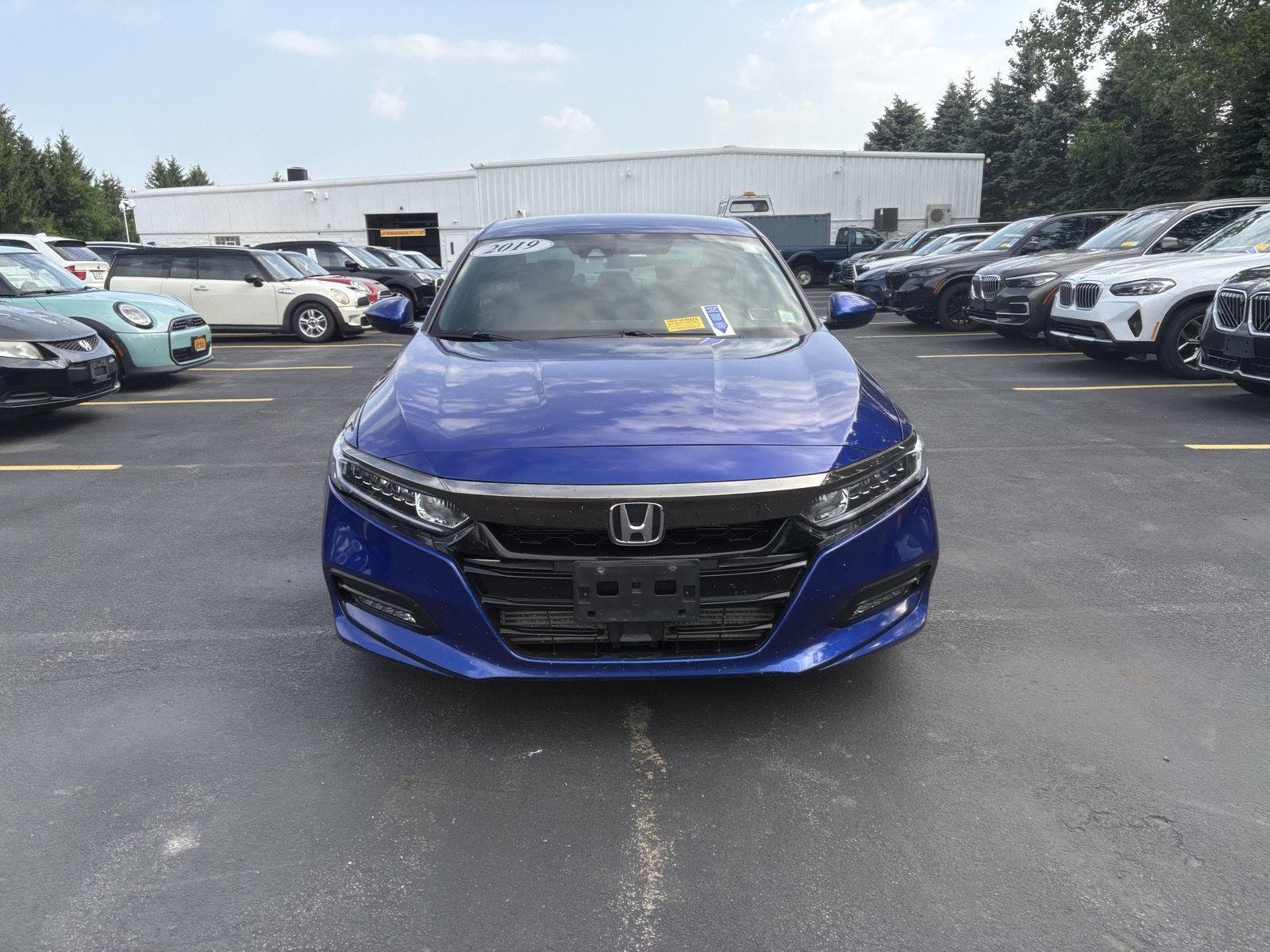 Used 2019 Still Night Pearl Honda Sport image 2