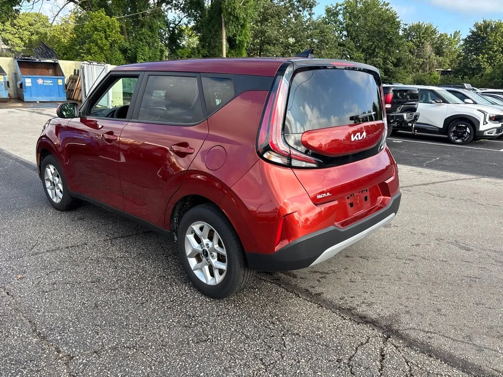 Used 2025 Mars Orange Kia LX image 6