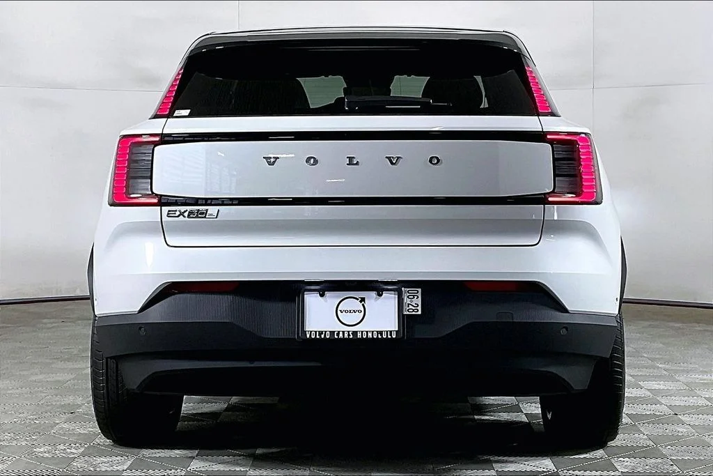 New 2026 White Volvo Twin Motor Performance Ultra image 3