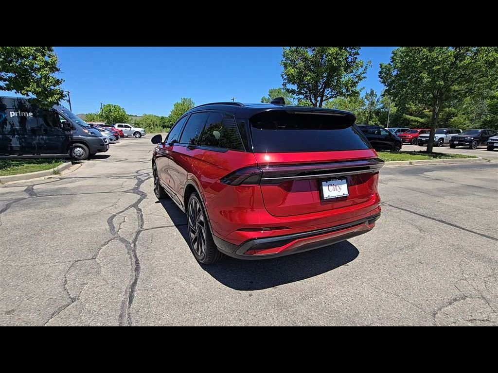 Used 2025 Red Lincoln Reserve image 6