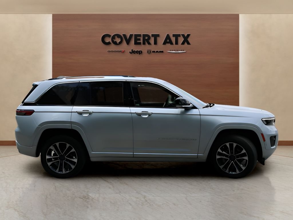Used 2022 Silver Jeep Overland image 6