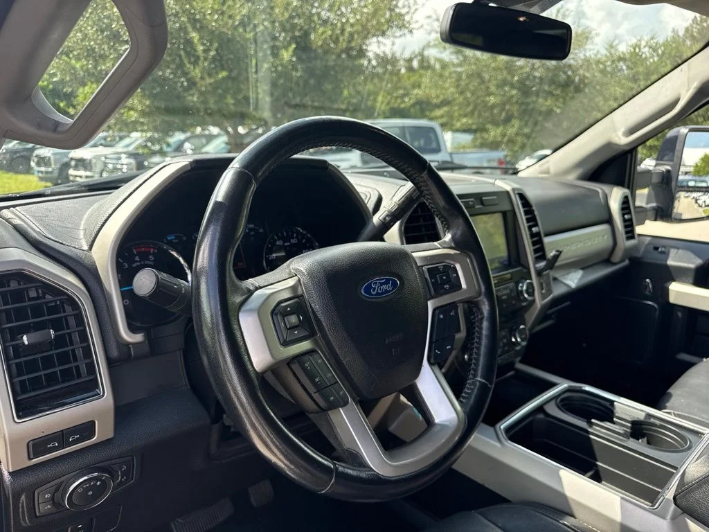 Used 2021 Blue Metallic Ford Lariat image 9
