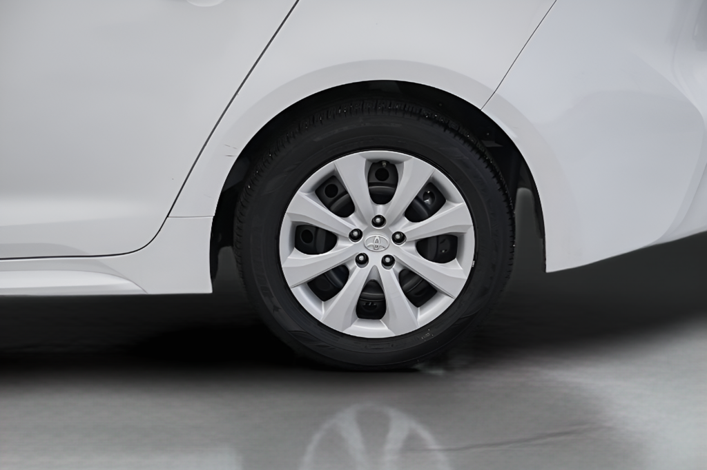 Used 2024 Ice Toyota LE image 12